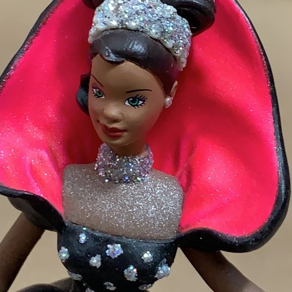 Vintage Barbie keepsake Christmas ornament - Picture 3 of 9